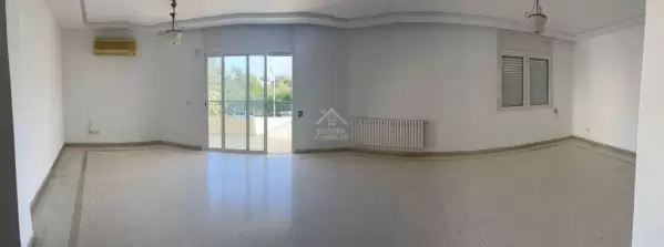 Maison en Tiplex à vendre à la soukra