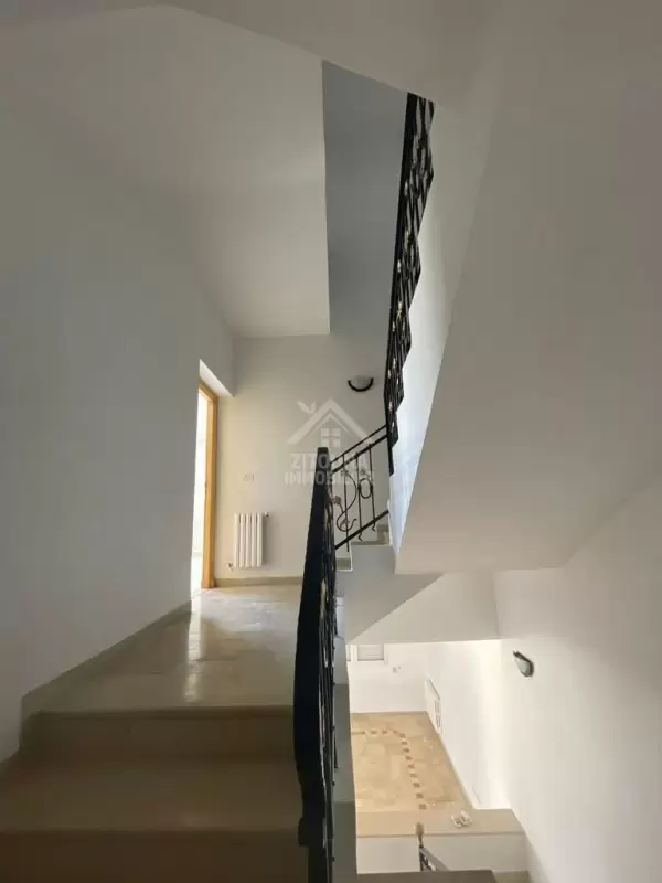 Maison en Tiplex à vendre à la soukra