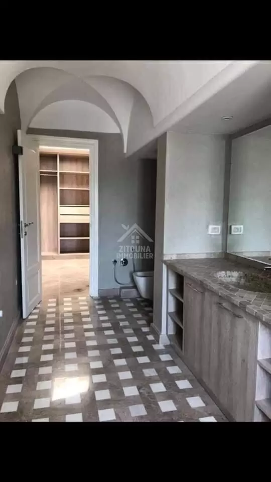 A vendre une villa de charme à Gammarth Forêt