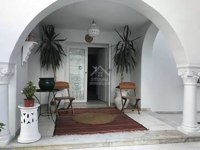 A vendre une villa de charme idéalement située à Hammamet Nord à proximité de Hotel Sindibad