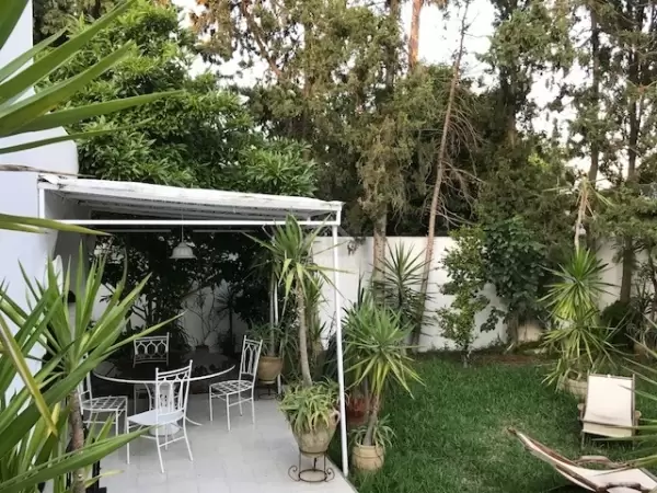 A vendre une villa de charme idéalement située à Hammamet Nord à proximité de Hotel Sindibad