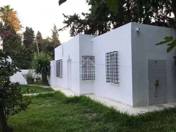 A vendre une villa de charme idéalement située à Hammamet Nord à proximité de Hotel Sindibad