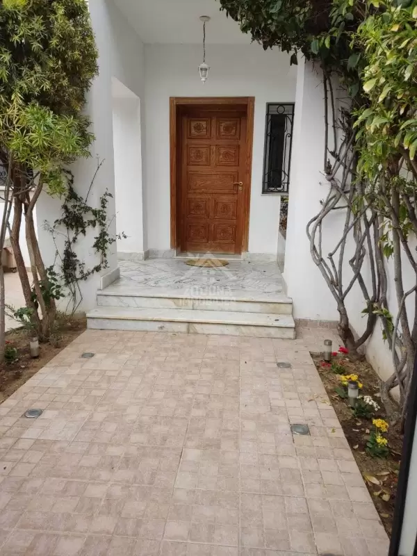 A louer un Rez de chaussée de villa avec piscine