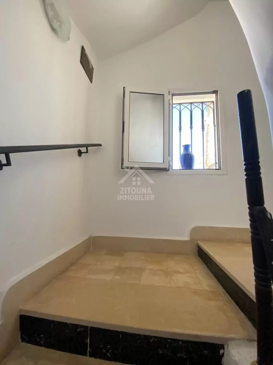 A louer un coquet studio à la Marsa Lahwesh