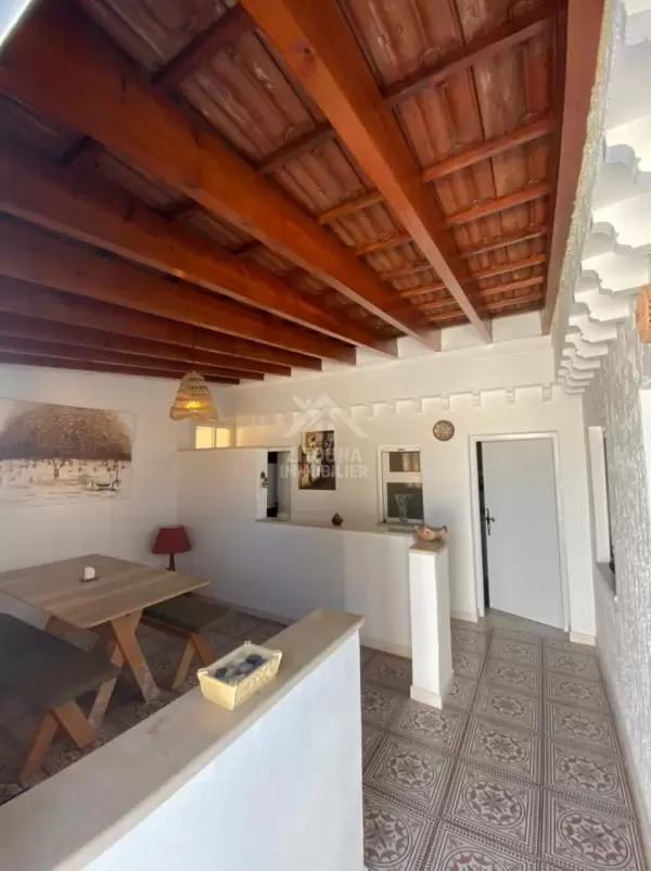 A louer un coquet studio à la Marsa Lahwesh