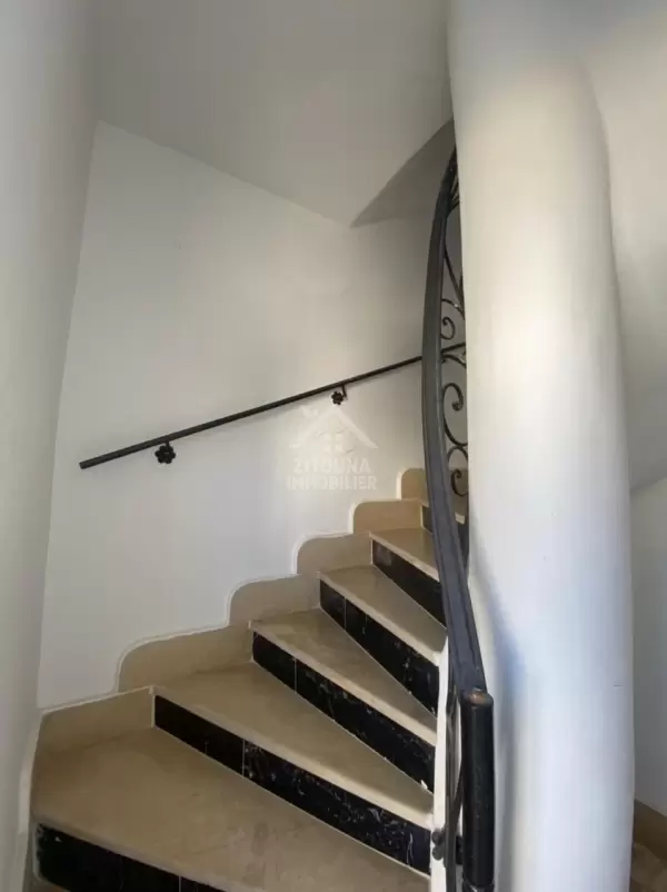 A louer un coquet studio à la Marsa Lahwesh