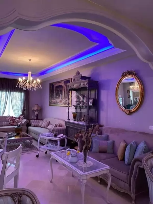 A Vendre une villa de charme avec piscine à La Soukra