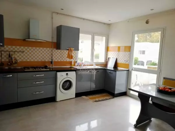 A louer un appartement s+2 à la Marsa
