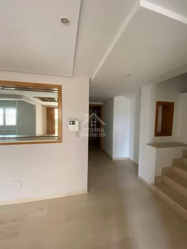 Un beau duplex à louer sur la route de relais