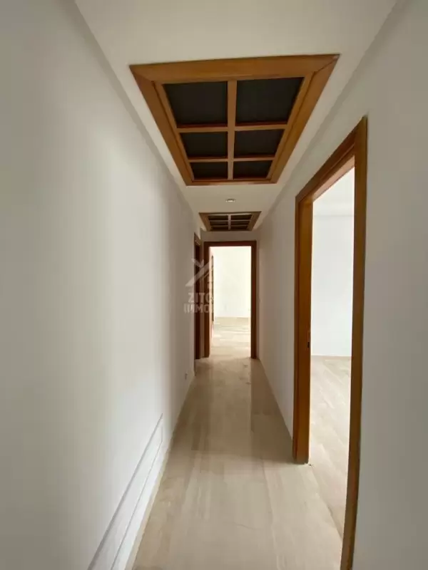 A louer un spacieux appartement à la Marsa