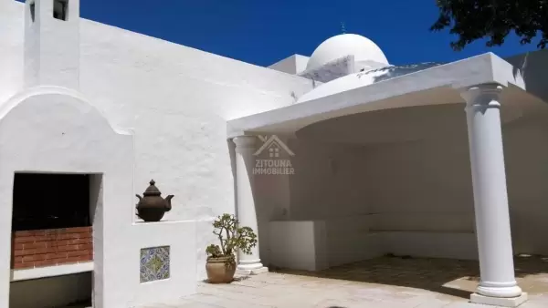 A vendre Villa majestueuse à Hammamet