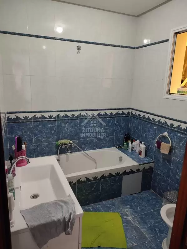 A louer un spacieux appartement S+3 aux berges du Lac 2