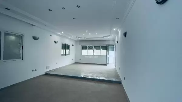 A vendre une grande villa à Tunis