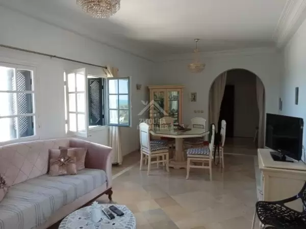 A Louer un bel appartement vue sur mer, richement meublé à la marsa plage