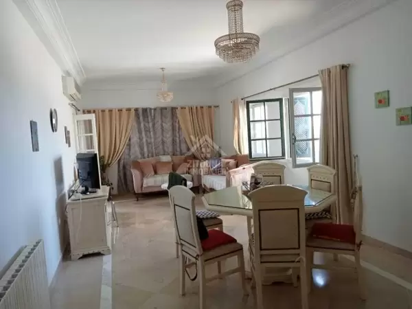 A Louer un bel appartement vue sur mer, richement meublé à la marsa plage