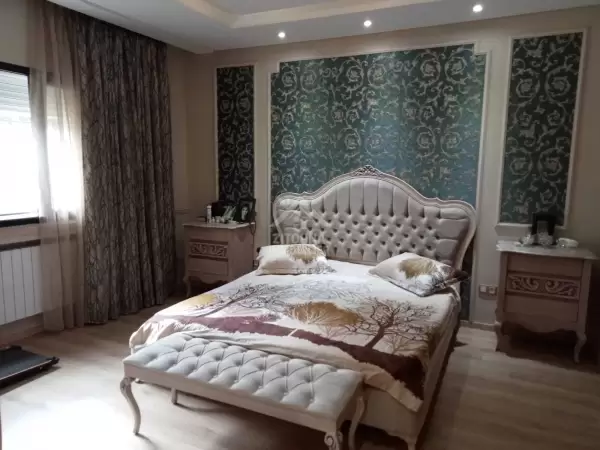 A louer un bel appartement avec piscine à Sidi Daoued