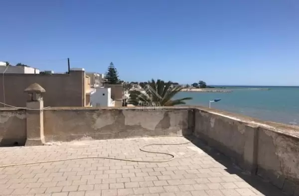 A vendre deux villas avec 2 studios ideale pour maison d'hote