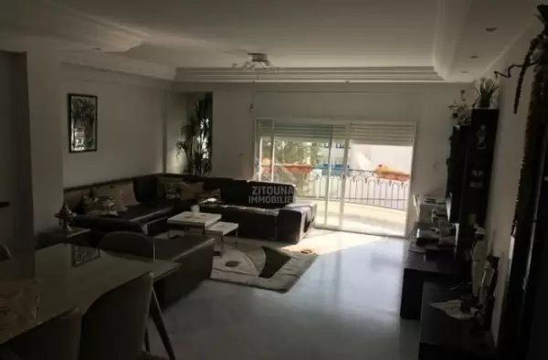 A louer un bel appartement richement meublé avec ascenseur à la Marsa proche de lycée Français