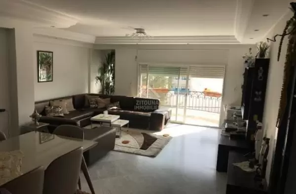 A louer un bel appartement richement meublé avec ascenseur à la Marsa proche de lycée Français