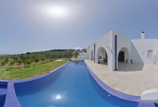 Une villa splendide à vendre à Bizerte