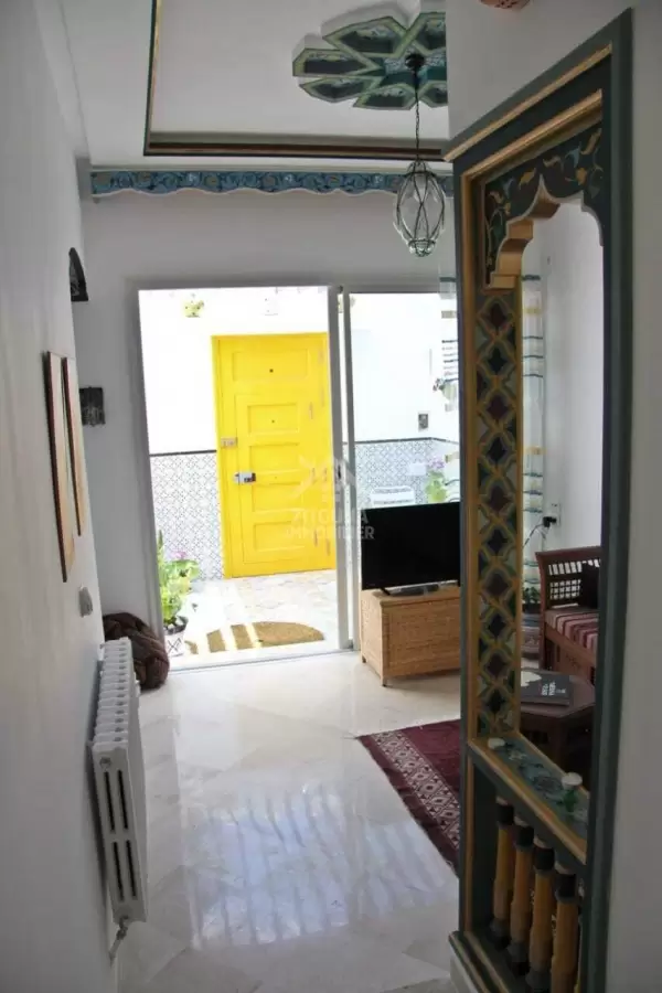 a louer à la marsa plage un appartement pieds dans l'eau