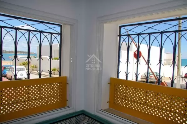 a louer à la marsa plage un appartement pieds dans l'eau