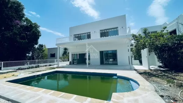 une superbe villa à louer à Carthage Présidence avec une vue Splendide
