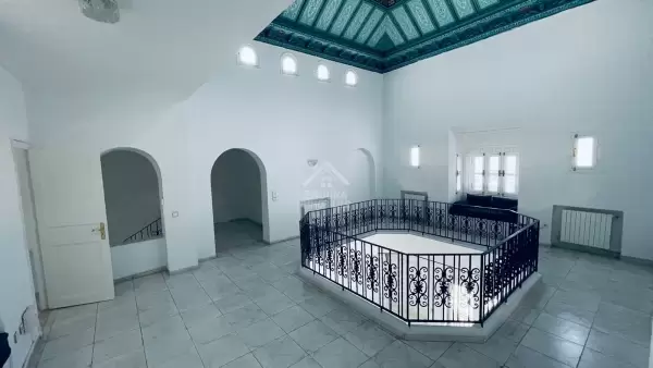 A louer une villa de décoration Arabesque sur les hauteurs de Gammarth