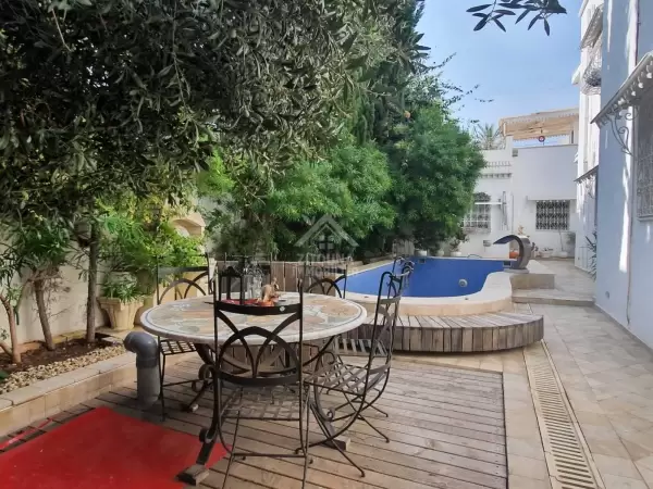 une belle villa meublée à louer à Carthage