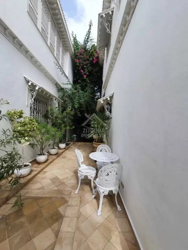 une belle villa meublée à louer à Carthage