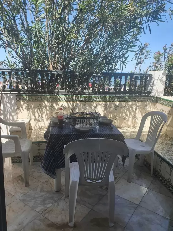 A louer un Rez de chaussée de villa pied dans l'eau à la Marsa cube
