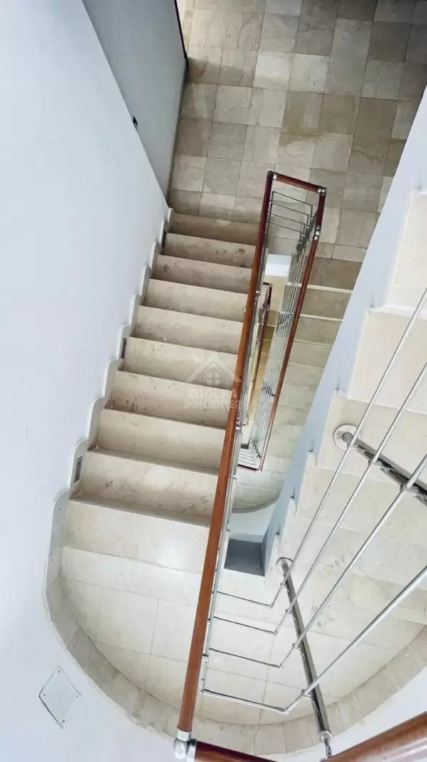 A Vendre une grande villa à Boumhel Basatine Ezzahra