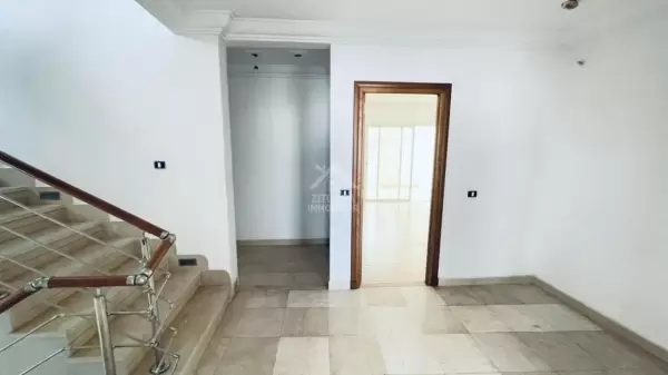 A Vendre une grande villa à Boumhel Basatine Ezzahra