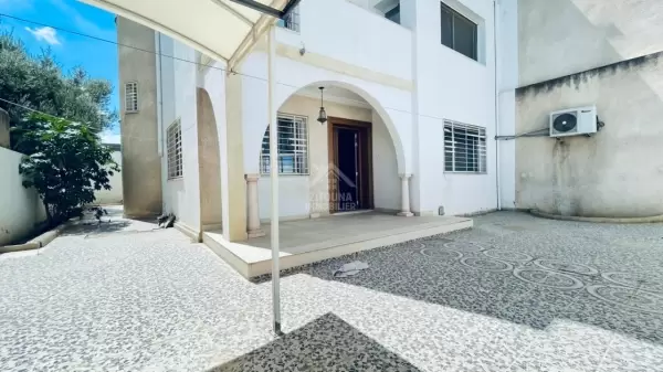 A Vendre une grande villa à Boumhel Basatine Ezzahra