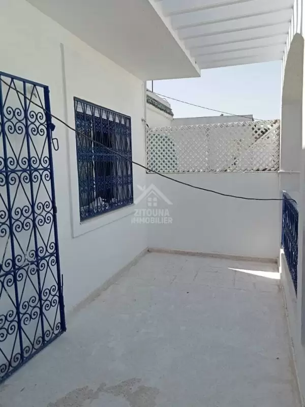 un Duplex totalement rénové à la Marsa