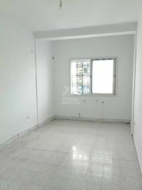 un Duplex totalement rénové à la Marsa