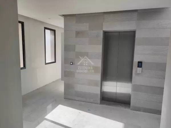 A Louer un appartement jamais habité à la Marsa Stade