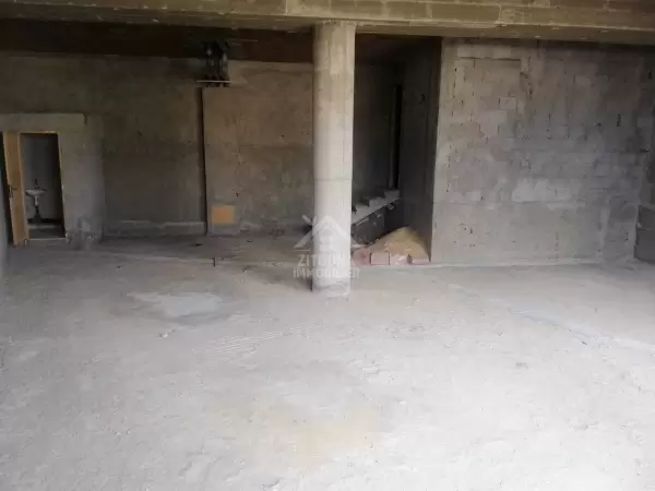 A louer deux locaux commerciaux à la Marsa Corniche