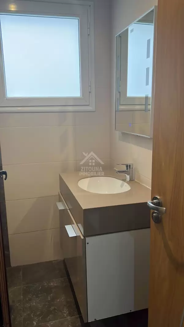 A Vendre un beau duplex aux jardins de carthage