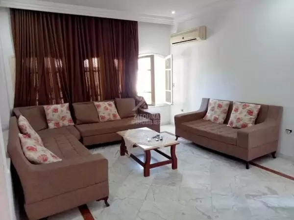 étage de villa à la Marsa sidi Abd Aziz