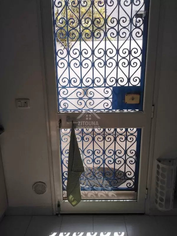 à louer une belle villa à la Marsa Corniche