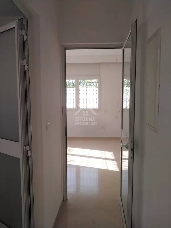à louer une belle villa à la Marsa Corniche