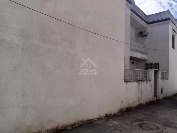 a vendre maison style duplex cité ibn khaldoun
