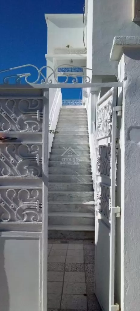 à louer un appartement s+3 proche lycée Gustave Flaubert