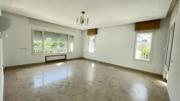 à louer une belle villa à Gammarth avec piscine