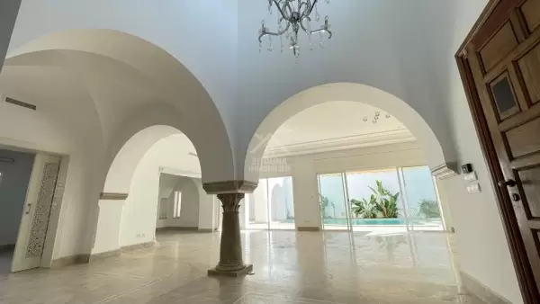 à louer une belle villa à Gammarth avec piscine