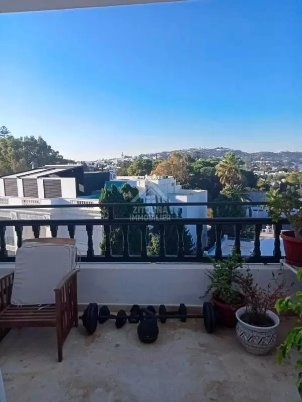 Trés bel appartement avec vue mer à la Marsa Plage