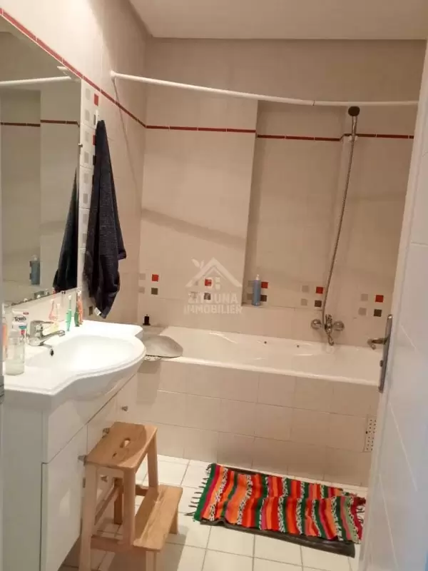 Trés bel appartement avec vue mer à la Marsa Plage