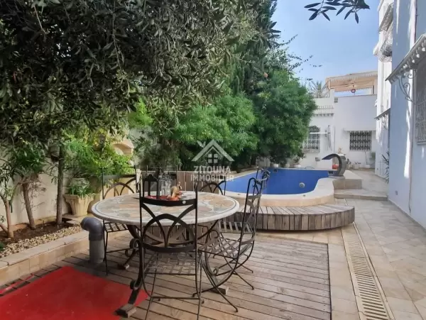 A louer une belle villa avec piscine à Carthage Byrsa