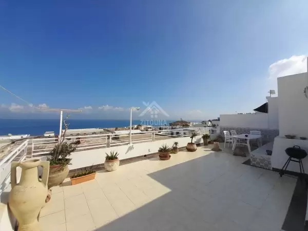 A louer un étage de villa à la Marsa Corniche